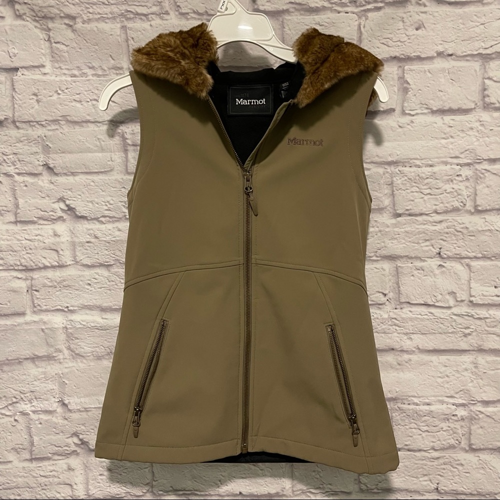 PREOWNED MARMOT WOMENS SMALL BROWN VEST WITH FUR HOOD S